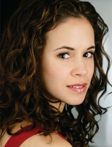 <em>Feathers and Teeth</em> Begins Performances at Goodman Theatre