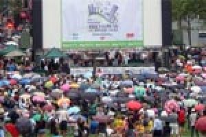 106.7 LITE FM’s Broadway in Bryant Park