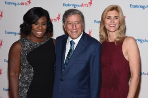 Uzo Aduba Joins Tony Bennett to Perform at Exploring the Arts Gala