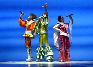 <em>Mamma Mia!</em> Casts Its Farewell Tour