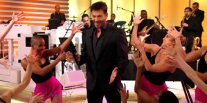 Harry Connick Jr. Performs a Jazzy Remix of Sir Mix-a-Lot's "Baby Got Back"