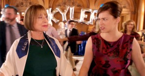 Watch Patti LuPone's Musical Scene From Tonight's <em>Crazy Ex-Girlfriend</em>