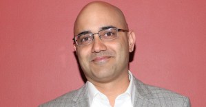 Pulitzer Winner Ayad Akhtar's <em>The Invisible Hand</em> Comes to Cleveland Playhouse