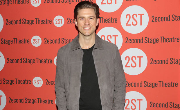 get-a-10-second-taste-of-aaron-tveit-singing-moulin-rouge-s-come-what