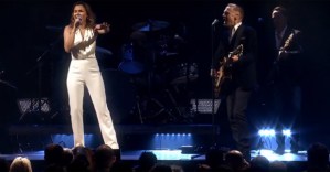 Samantha Barks and Bryan Adams Perform "I Can't Go Back" From <em>Pretty Woman</em>