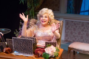 Renée Taylor Flips Through the Pages of <em>My Life on a Diet</em>