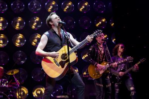 See the Cast of <em>Gettin' the Band Back Together</em> Get the Band Back Together