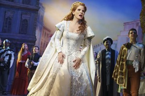 Kelli O'Hara and Will Chase Return to Broadway Tonight as <em>Kiss Me, Kate</em> Opens
