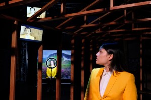 Theater Mitu Considers Whether a <em>House</em> Is Indeed a Home