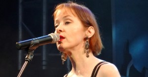 Suzanne Vega Joins <em>Bob & Carol & Ted & Alice</em> Cast