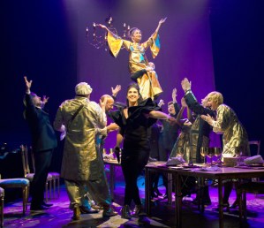 Contemplating Two Philosophical Extremes in <em>Timon of Athens</em>