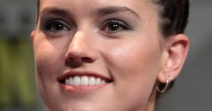 <em>Star Wars</em> Leading Lady Daisy Ridley Stars in New Audio Play <em>Islanders</em>