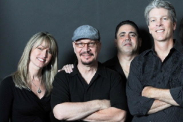 7crossing live at the metropolitan room logo 67685