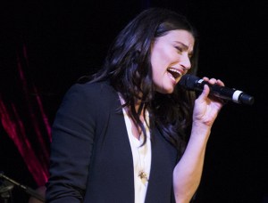 Idina Menzel Sings Joni Mitchell's "River" on <em>The Tonight Show Starring Jimmy Fallon</em>
