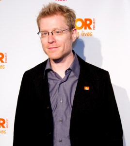 <em>Rent</em> and <em>If/Then</em> Star Anthony Rapp Helps Announce Weekend-Long Broadway Fan Convention