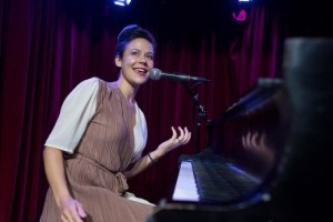 An Old-Fashioned Piano Party with Leslie Goshko