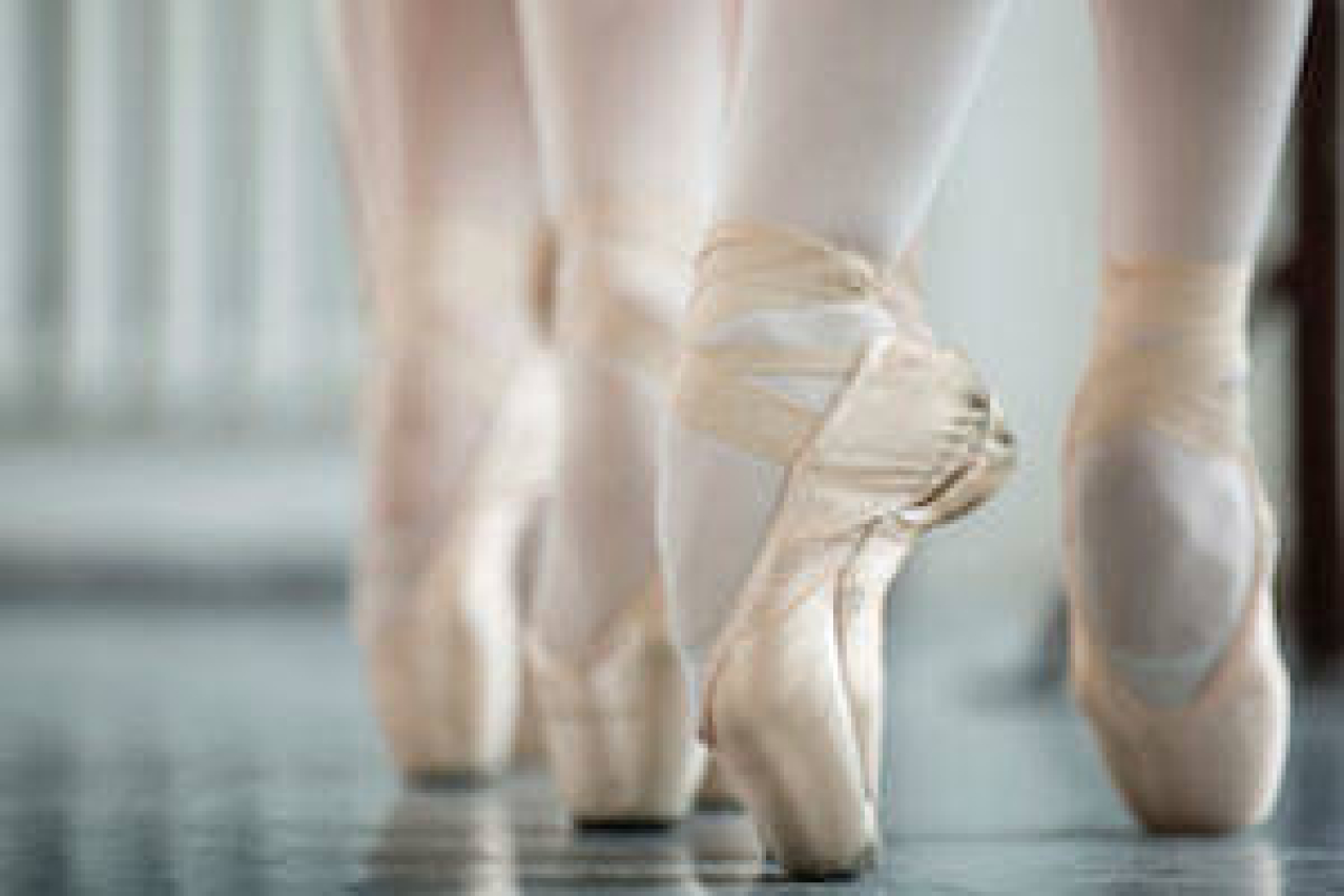 los angeles ballet studio logo 52737 1