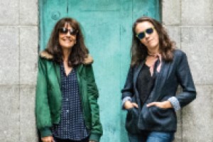 Lucy Wainwright Roche and Suzzy Roche