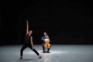 Mitten Wir Im Leben Sind/Bach6Cellosuiten