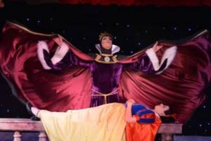 Snow White and The Seven Bottoms