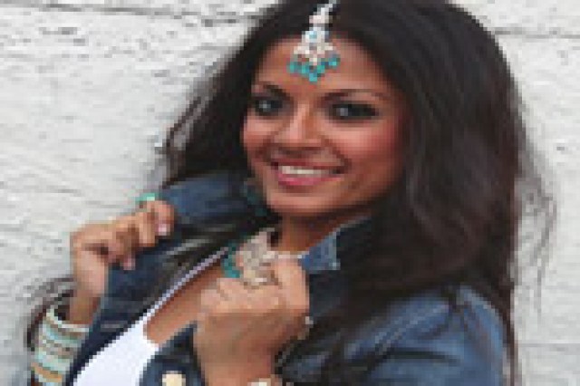 they call me q logo 31078