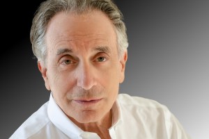 Chip Zien to Lead Barry Manilow’s <i>Harmony</i> on Broadway