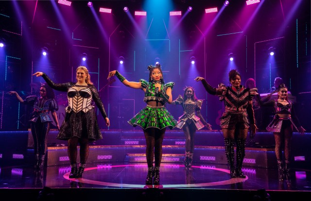 Leandra Ellis-Gaston (center) with (l-r) Taylor Iman Jones, Bella Coppola, Hailee Kaleem Wright, Nasia Thomas, & Zoe Jensen (© Joan Marcus)