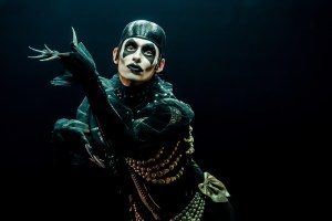 Interview: Eddie Redmayne on the Joys, Fears, and Learning Experiences of <i>Cabaret</i>