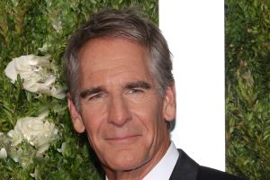 Scott Bakula, Ben Levi Ross to Lead New Jason Robert Brown Musical <i>The Connector</i>