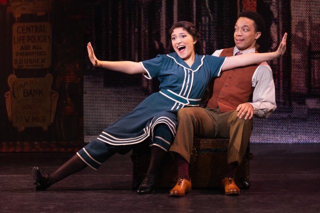 Katerina McCrimmon and Izaiah Montaque Harris in the National Tour of Funny Girl (© Matthew Murphy for MurphyMade)