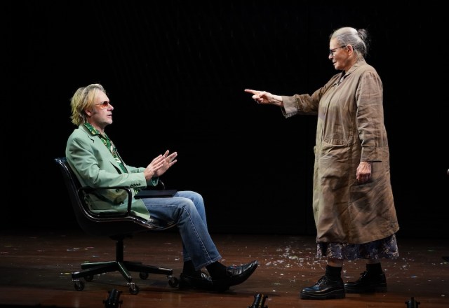 174 Josh Hamilton and Dianne Wiest in Scene Partners at Vineyard Theatre ©Carol Rosegg