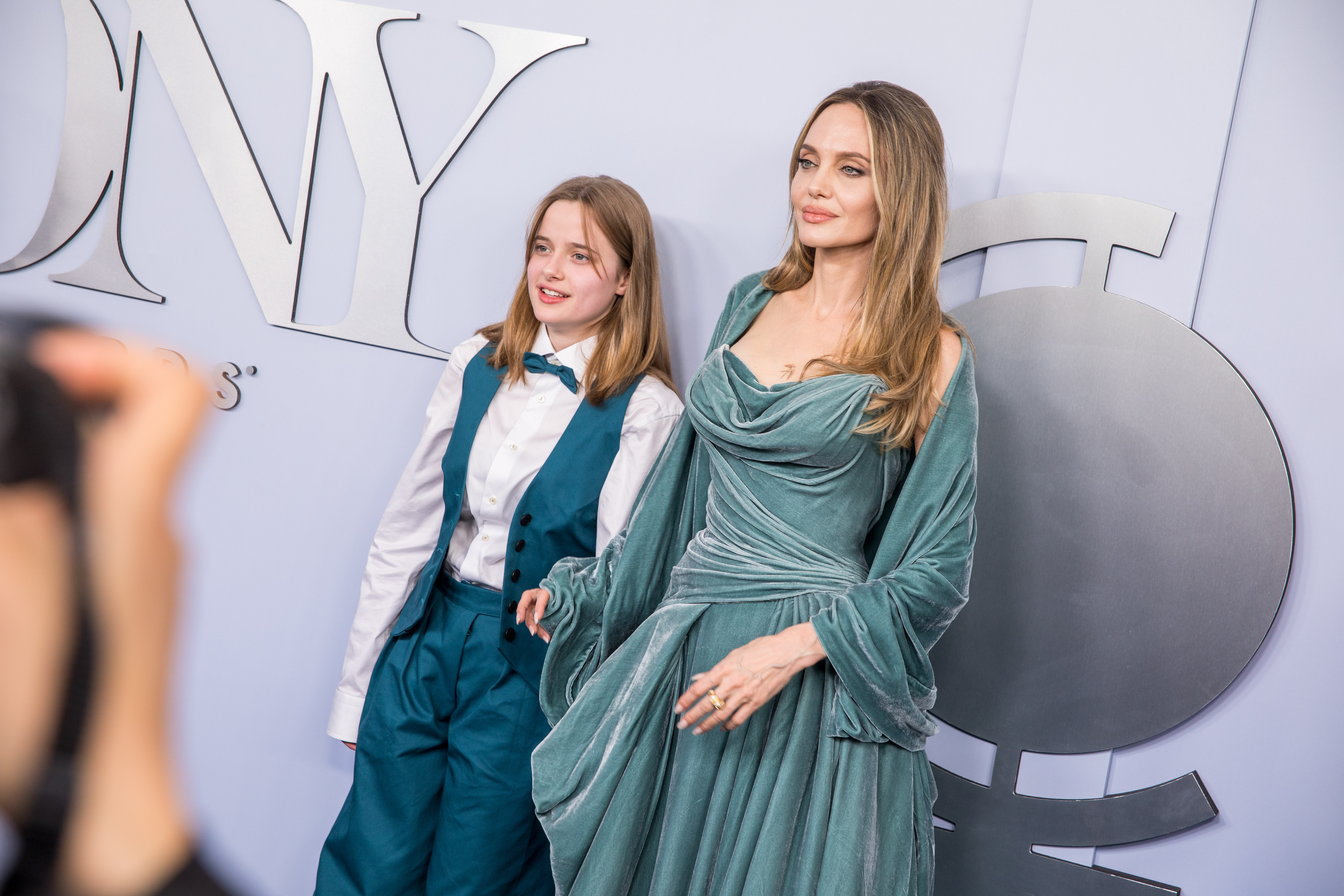 2024 06 16 TheaterMania Tony Awards Arrivals Social Options 32