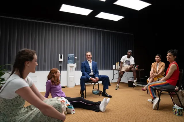 497 Delia Cunningham, Alison Cimmet, Damian Young, Shakur Tolliver, Gamze Ceylan and Ana Cruz Kayne in Someone Spectacular by Doménica Feraud, directed by Tatiana Pandiani ©Julieta Cervantes