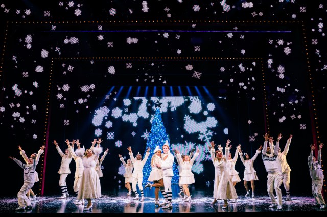 7 4859 The Cast of Elf the Musical (c) Evan Zimmerman for MurphyMade