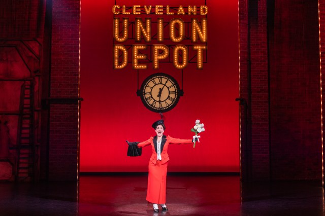 Hannah Shankman as Fanny Brice (© Matthew Murphy for MurphyMade)