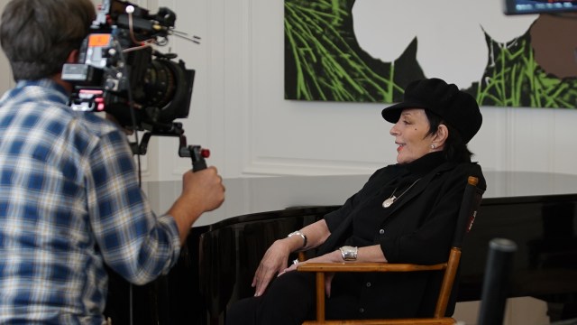4 LIZA BTS Liza Minnelli courtesy Atlas Media Corp