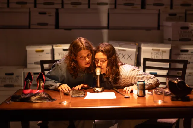 Emma Horwitz and Bailey Williams (© Lee Rayment)