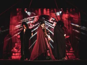 The Vampire Circus – The Scariest Side of Cirque
