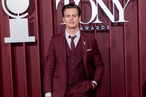 Jonathan Groff Will Return to Broadway in Solo Play The Amish Project