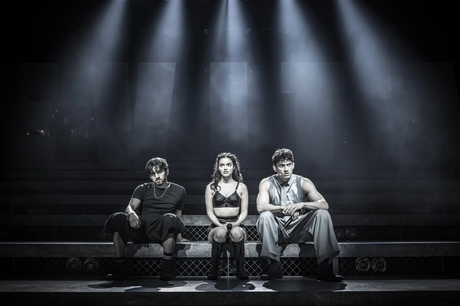 Evita. Diego Andres Rodriguez (Che), Rachel Zegler (Eva Perón) & James Olivas (Juan Perón). Credit Marc Brenner. 07543