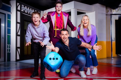 MONOPOLY LIFESIZED: Travel Edition London7