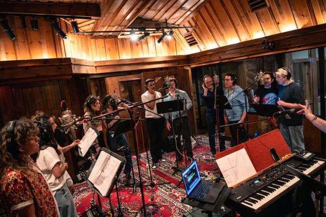 <i>Mystic Pizza</i> ensemble at Powerstation (© Natalie Powers)