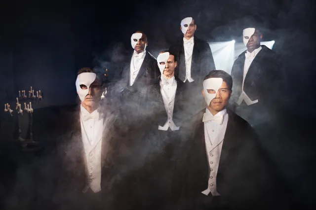 Hugh Panaro, Nik Walker, Jeff Kready, Clay Singer, Telly Leung, and Kyle Scatliffe (© Oscar Ouk) Hugh Panaro, Nik Walker, Jeff Kready, Clay Singer, Telly Leung, and Kyle Scatliffe (© Oscar Ouk)