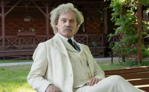 Interview: Richard Thomas On Filling Big Shoes in Hal Holbrook’s Mark Twain Tonight!