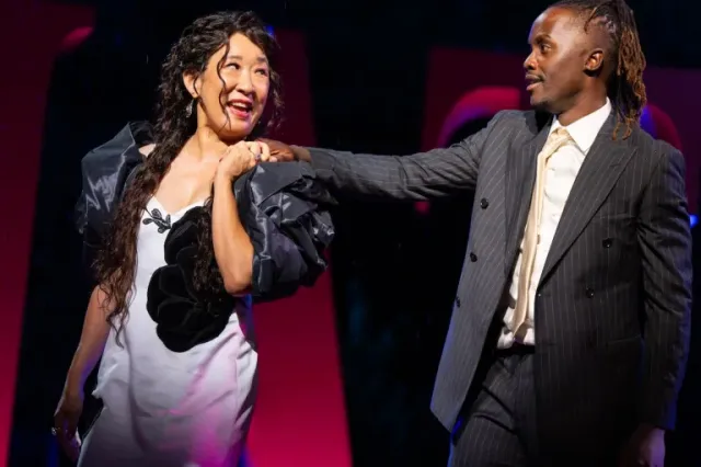 Sandra Oh plays Olivia and Junior Nyong’o plays Sebastian in William Shakespeare’s <i>Twelfth Night</i> (© Joan Marcus) Sandra Oh plays Olivia and Junior Nyong’o plays Sebastian in William Shakespeare’s <i>Twelfth Night</i> (© Joan Marcus)