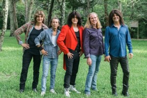 NEVER STOP BELIEVIN: THE ULTIMATE TRIBUTE TO JOURNEY