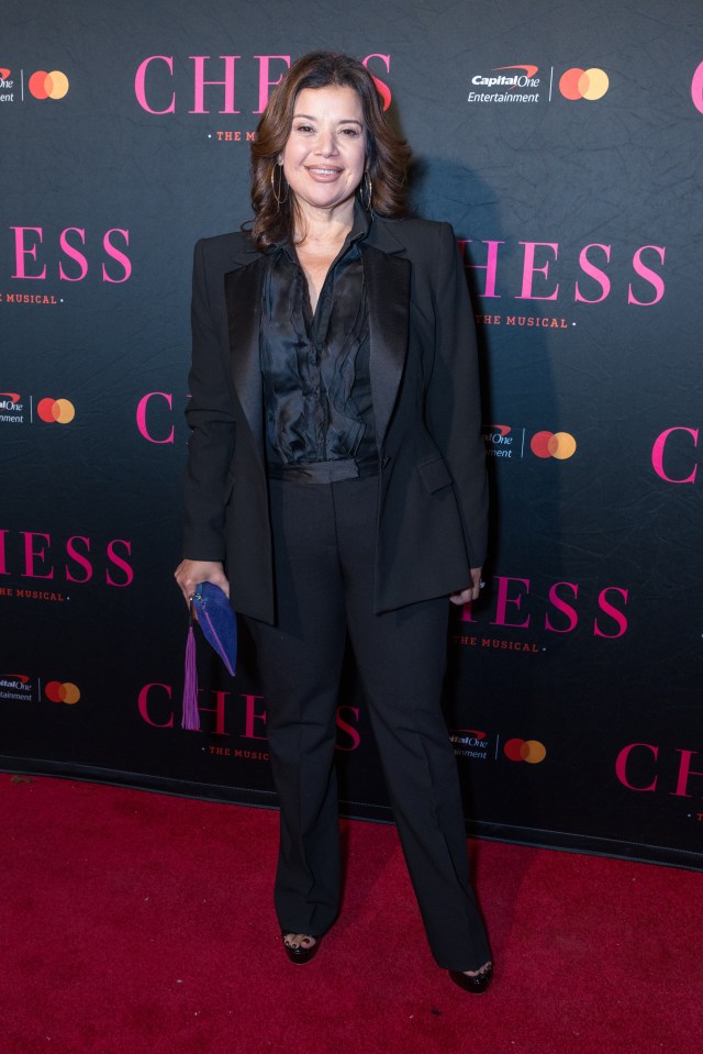 2025 11 16 TheaterMania Chess Arrivals 172