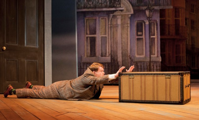 James Corden as Francis Henshall (© Johan Persson)