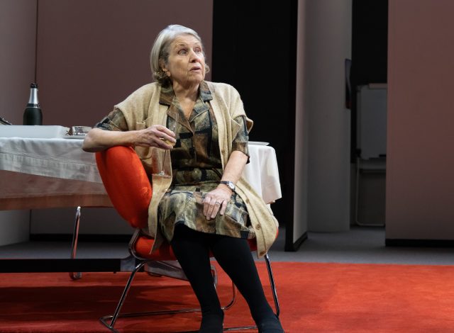 546 Anne Reid, Olivia Reis in OEDIPUS Photo by Julieta Cervantes 546 Anne Reid, Olivia Reis in OEDIPUS Photo by Julieta Cervantes