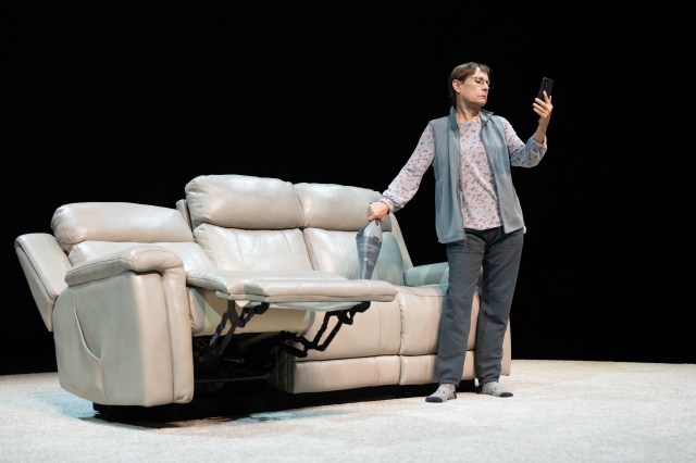 Laurie Metcalf. Photo by Julieta Cervantes Laurie Metcalf. Photo by Julieta Cervantes